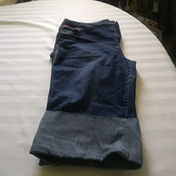 Jean - Picture 3 of 8